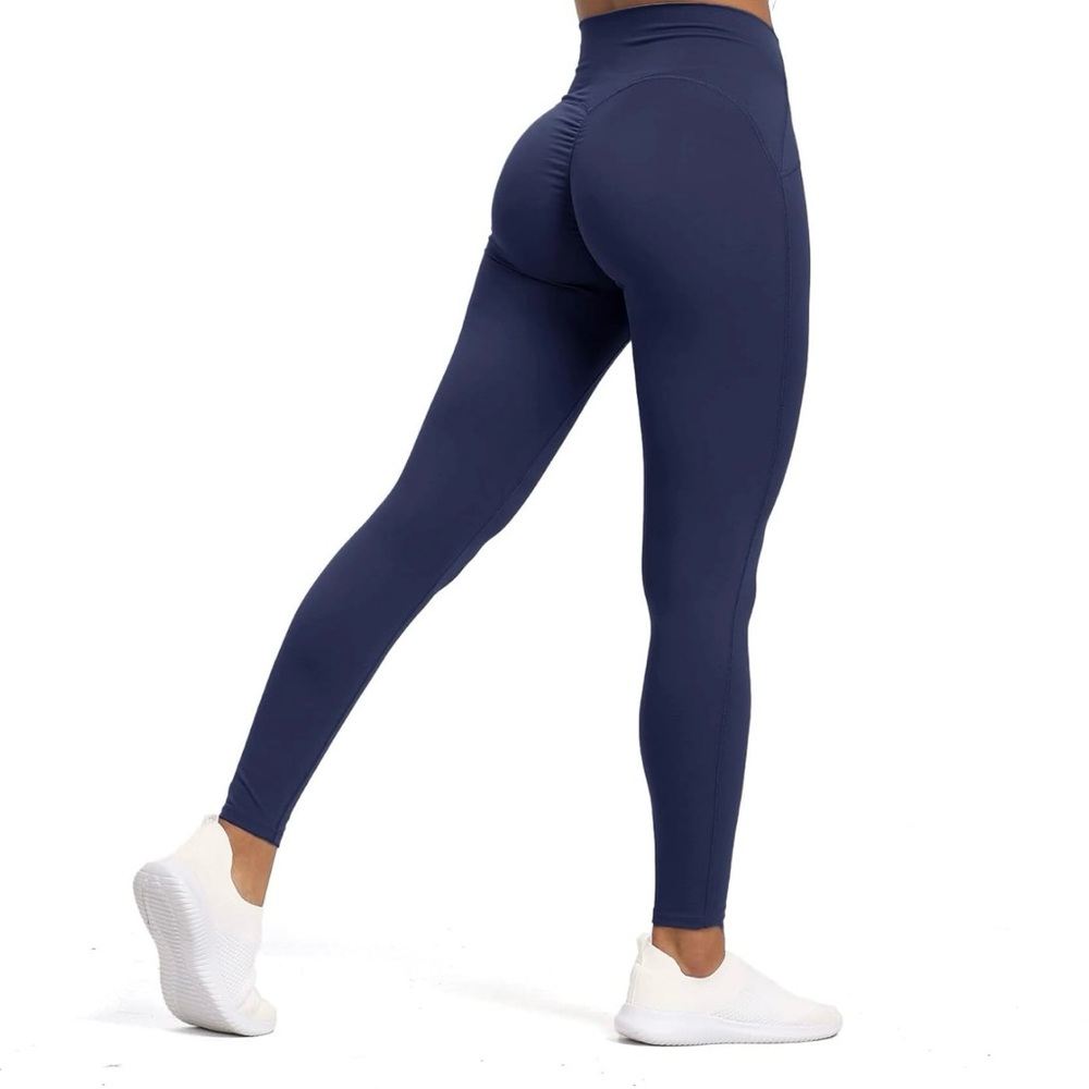 Blue leggings scrunch